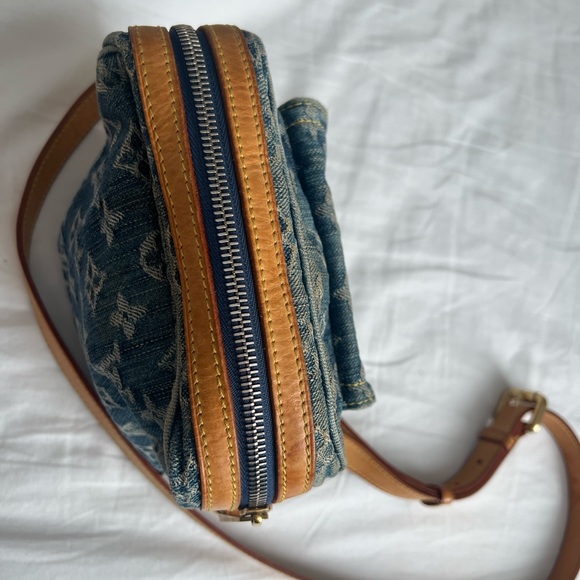 Vintage Louis Vuitton Denim Camera Bag Adjustable Strap Authentic 2007 Crossbody - Picture 10 of 13